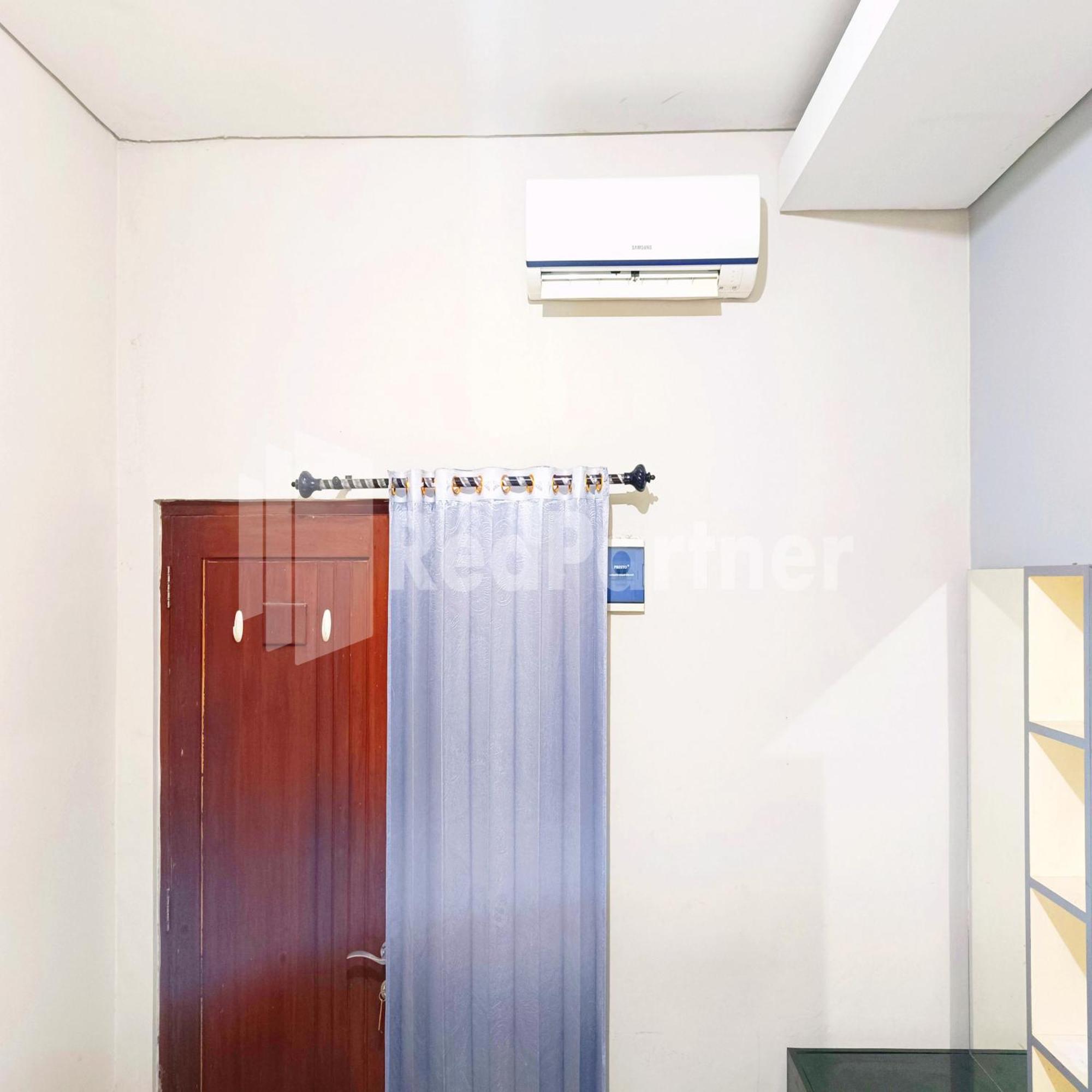 D'Waru Homestay Syariah Near Jl Slamet Riyadi Mitra Reddoorz Solo Εξωτερικό φωτογραφία